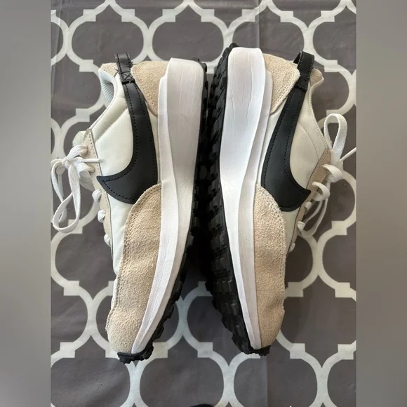 Nike Women's Waffle Debut sneakers athletic shoes - Picture 4 of 11